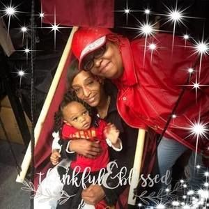 Meet your Posher, Lorraine